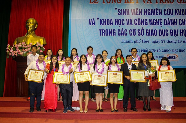 sinh-vien-hutech-dat-giai-nhi-nckh